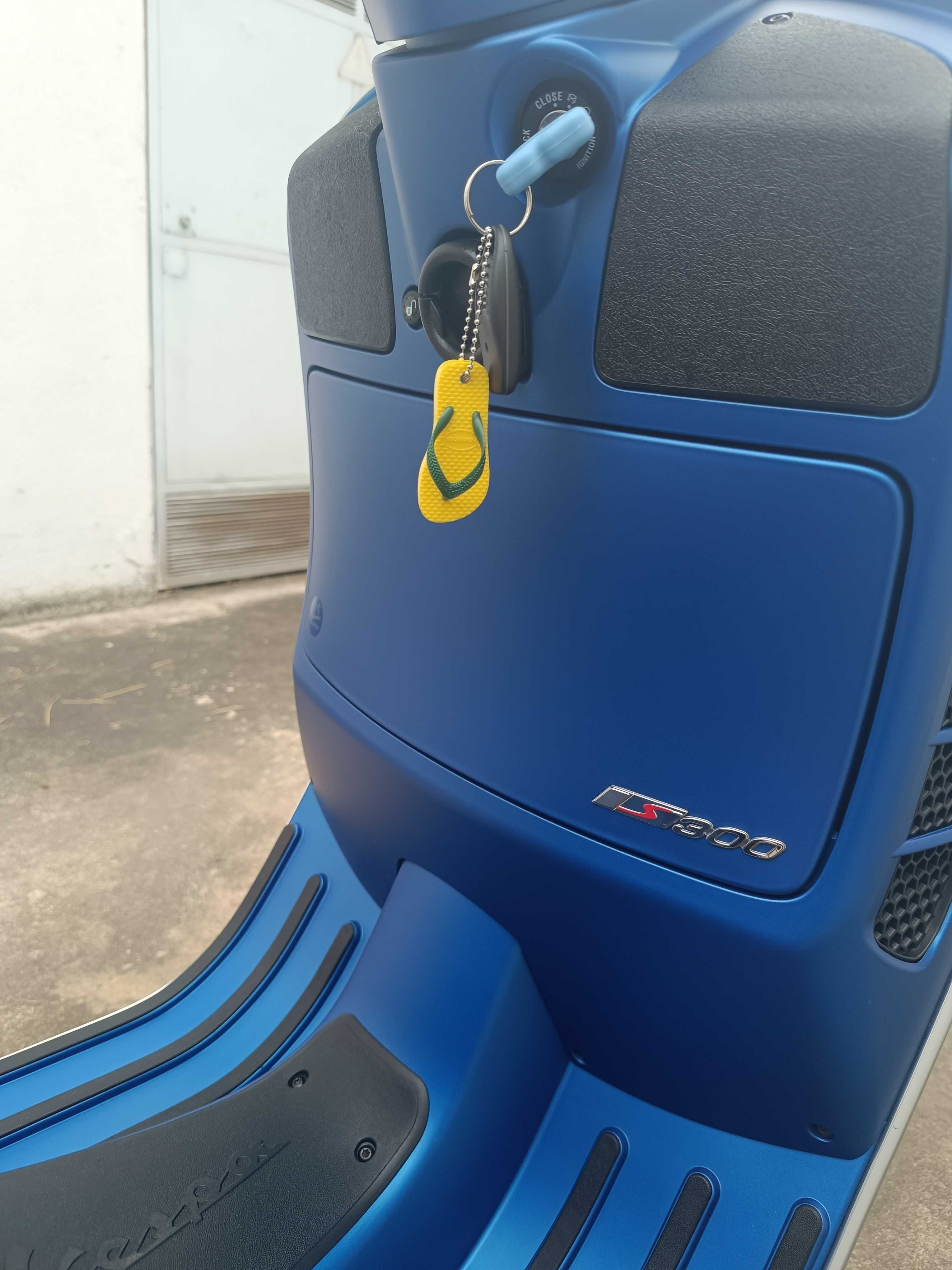 Vespa 300 GTS Super como nova