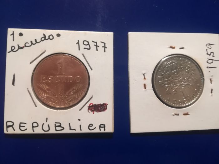 Moedas diferentes