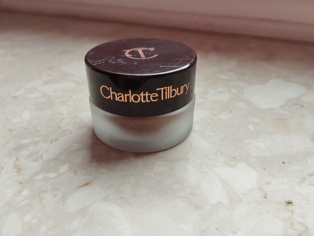 Cień Charlotte Tilbury Eyes to Mesmerise Oyster Pearl