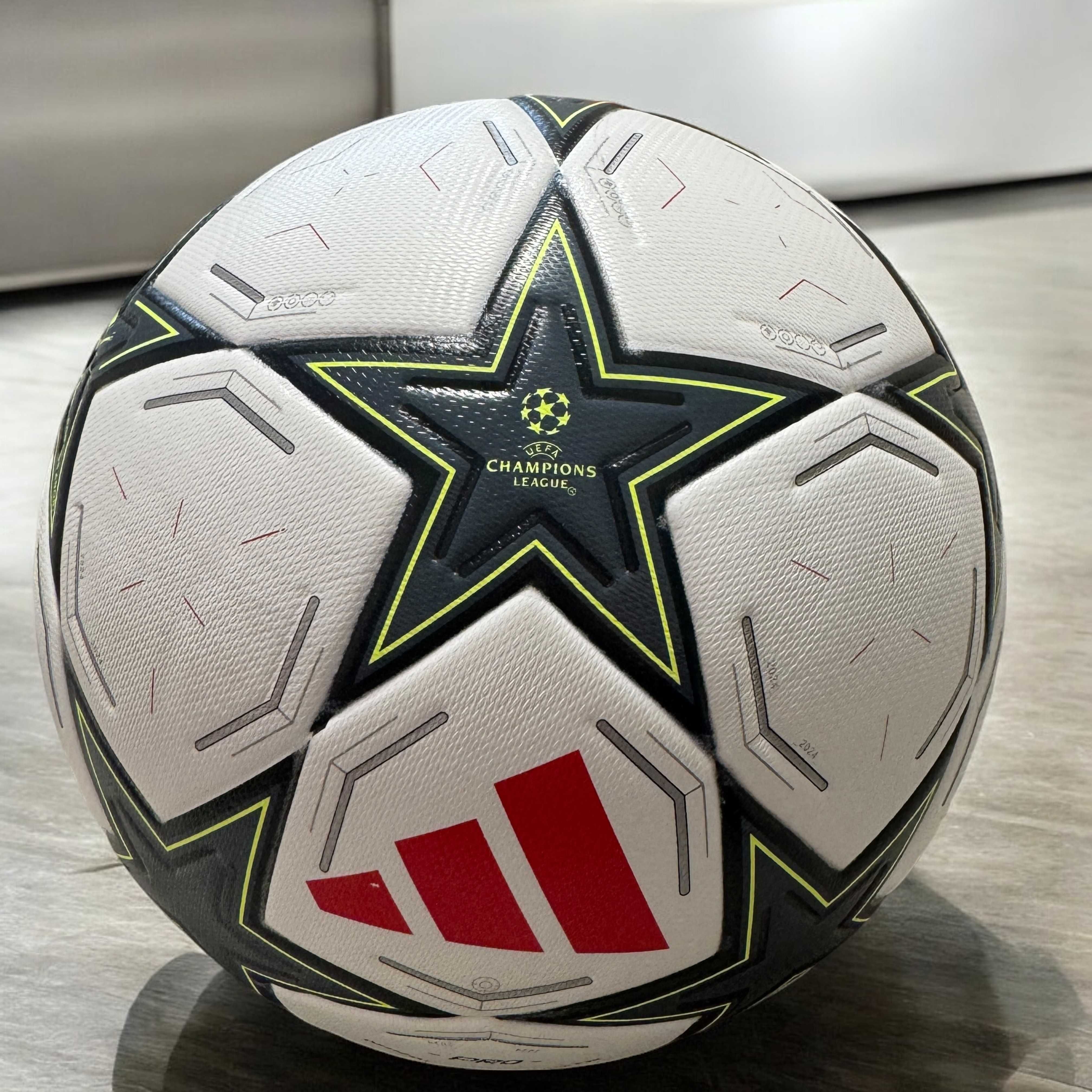 Мяч футбольний Адідас Ліга чемпіонів 2025 OFFICIAL MATCHBALL, 5 розмір