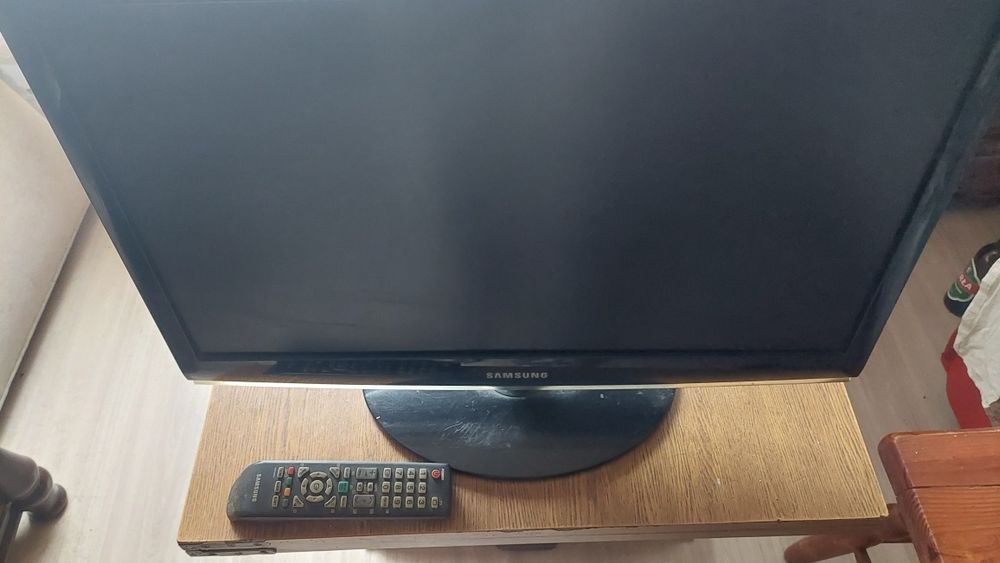 Monitor samsung  23cale z pilotem