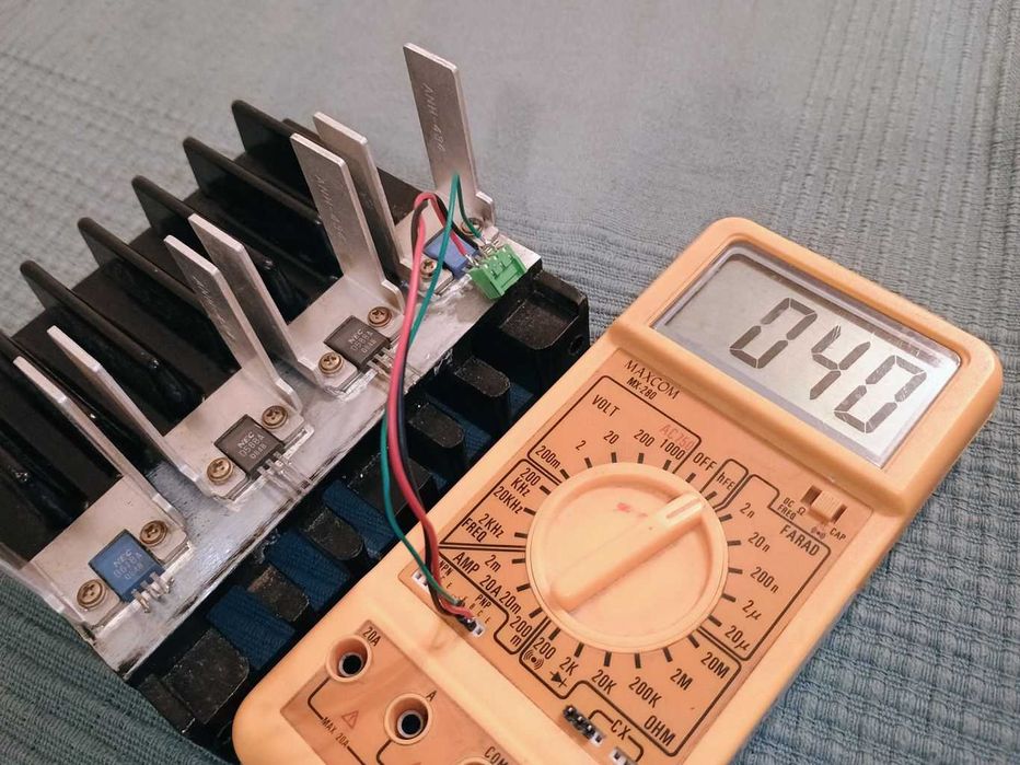 Tranzystory 2SB618 i 2SD588. Dwie pary