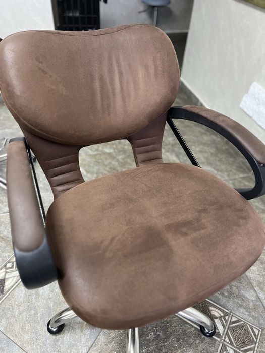 Перукарські крісла