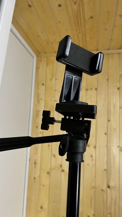 Штатив  тріпод якісний тримамач для телефонів та ішшого обладнання