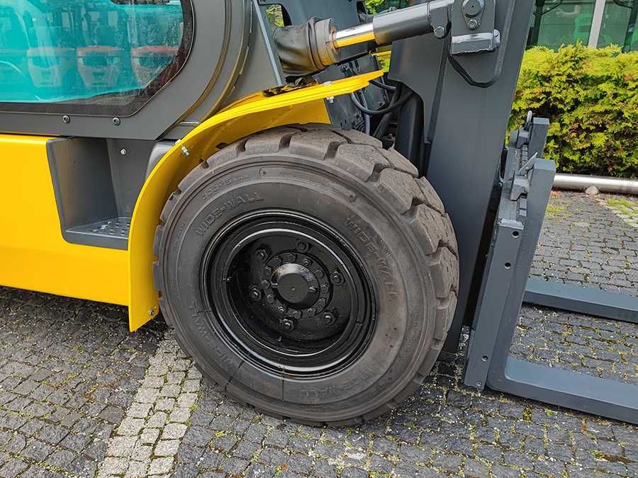 Wózek widłowy Komatsu FG40T-7 LPG duplex 4,5 m 4000kg KABINA
