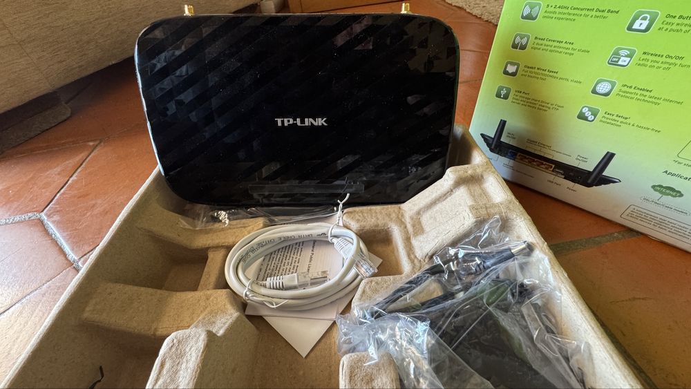 TP Link WIFI ROUTER archer C2