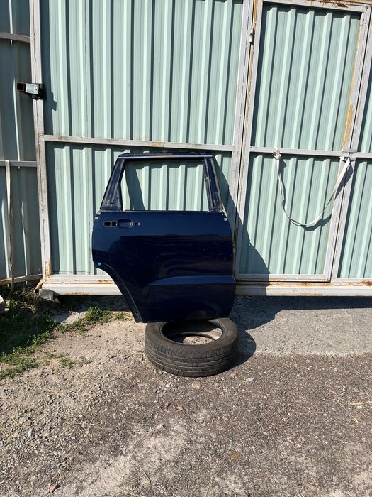 Grand Cherokee wk2 двері праві задні