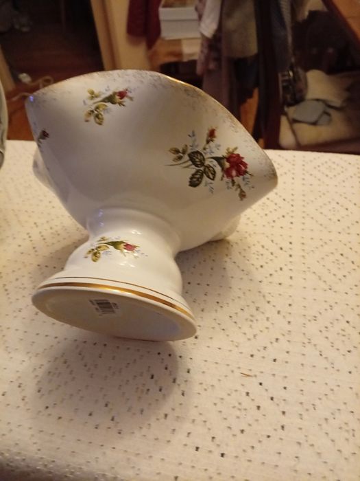 Piękny koszyczek i talerz