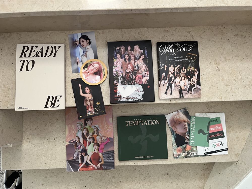 livros e abuns Kpop