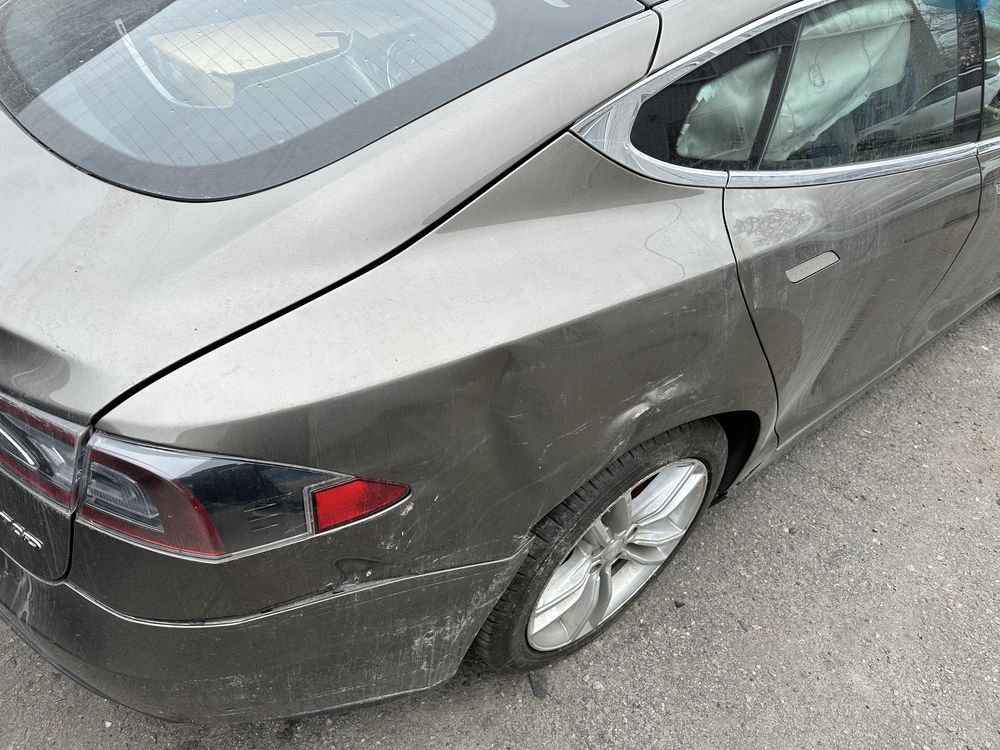 Продам Tesla S 70D 2016 г.