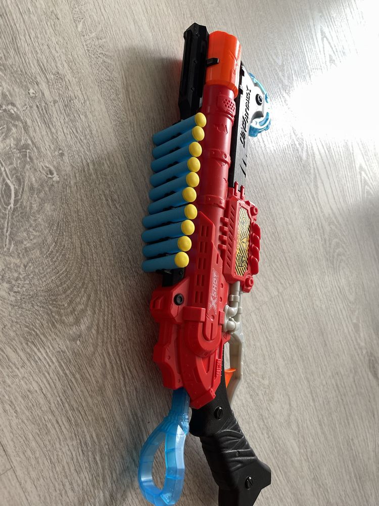 Pistolet Nerf i 43 naboje