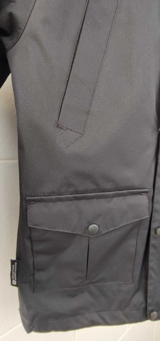 Легка водостійка куртка хлопчику 7-8 років