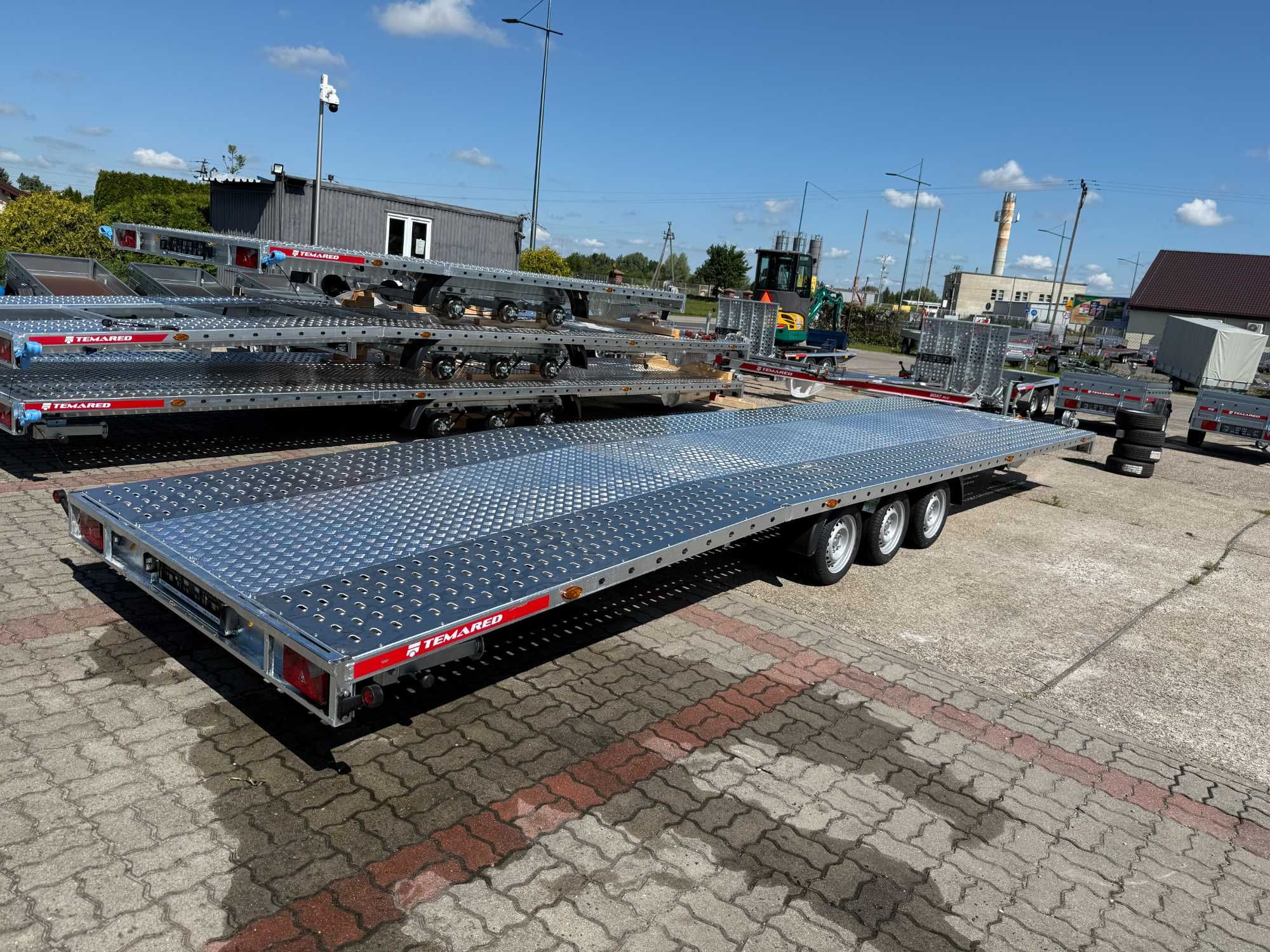 Laweta trzyosiowa Temared Car 8.5x2.1 o DMC3.5T LOHR,NAJAZDY ALU 2AUTA