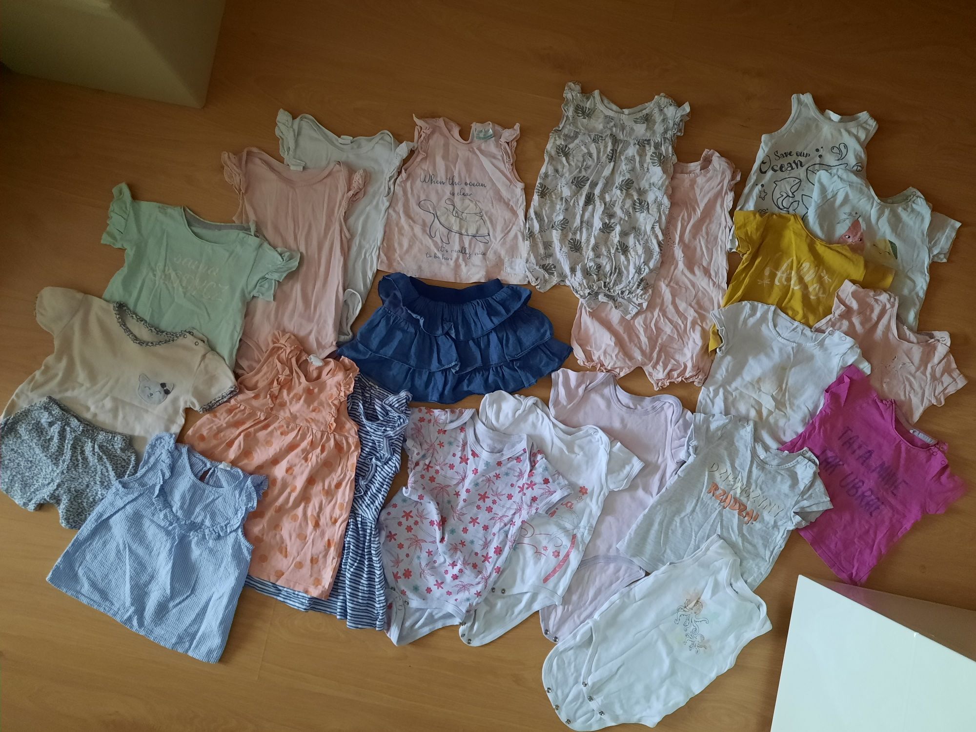Ubranka dla dziewczynki 86/92 na lato sukienki, tshirty, spódniczka