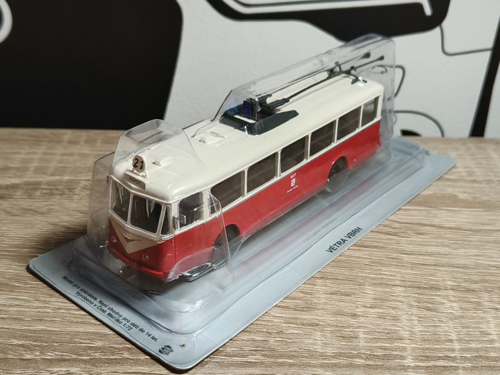 Gazetka + Model Trolejbus VETRA VBRh 1:72 DeAgostini Kultowe Auta PRL