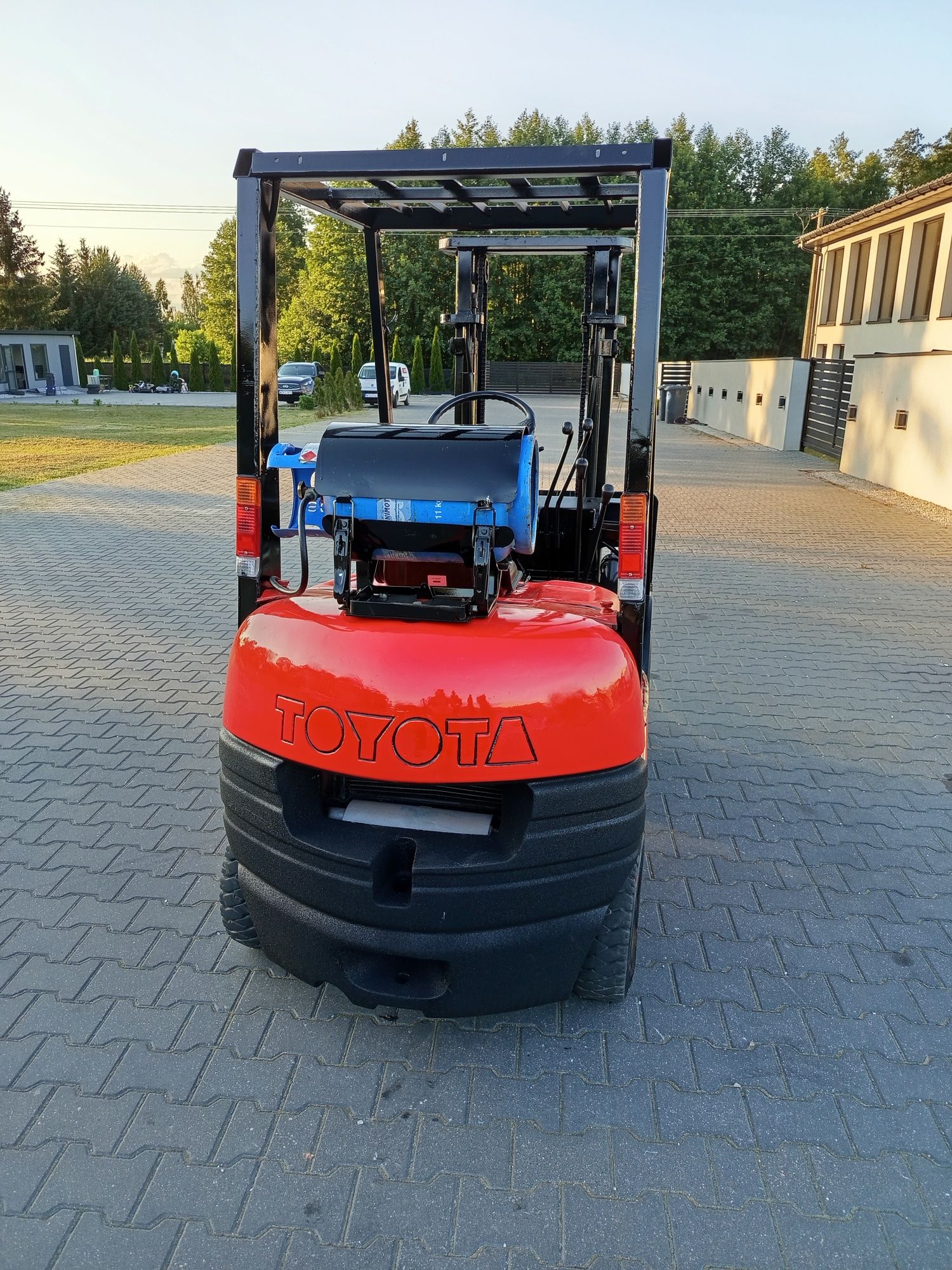 Sprzedam wózek widłowy Toyota 1,5 tony