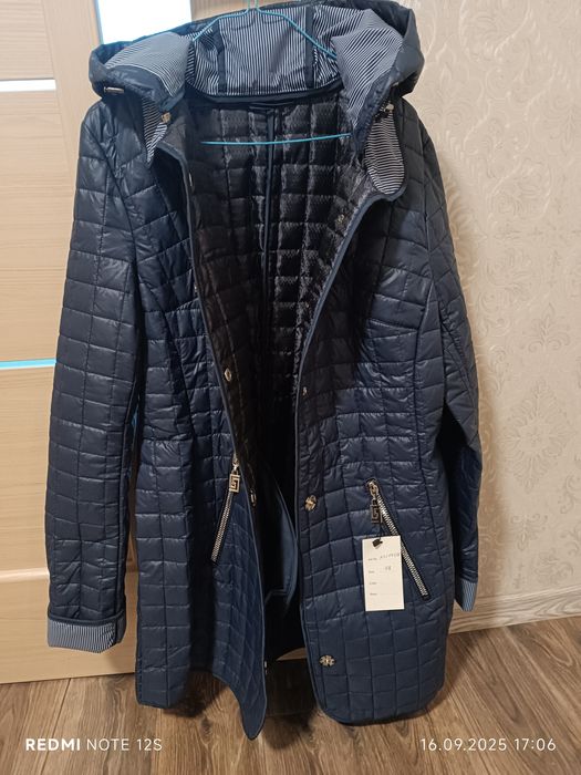 Жіноча осіння куртка 48 розміру