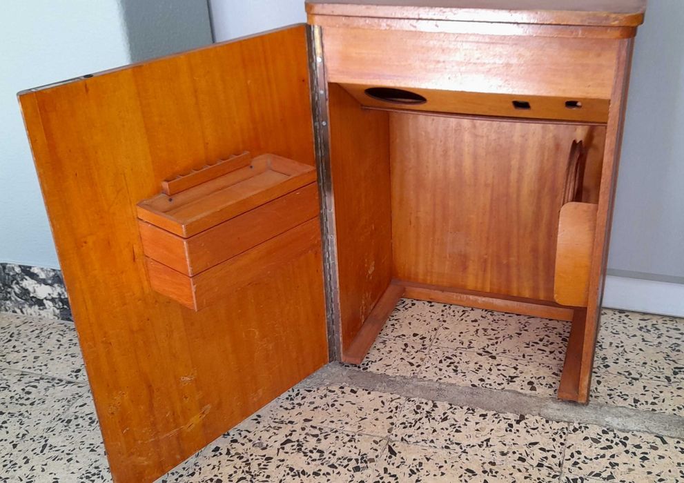 Máquina de Costura 'Oliva'