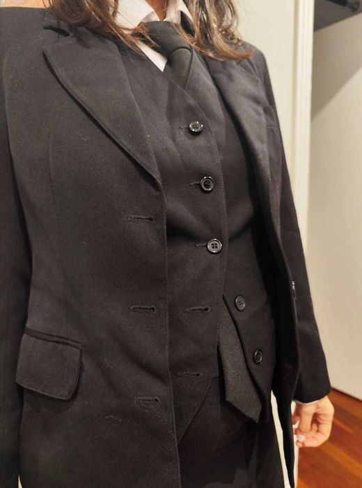 Traje académico feminino