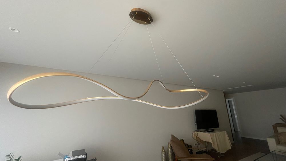 Candeeiro de Luxo em Dourado