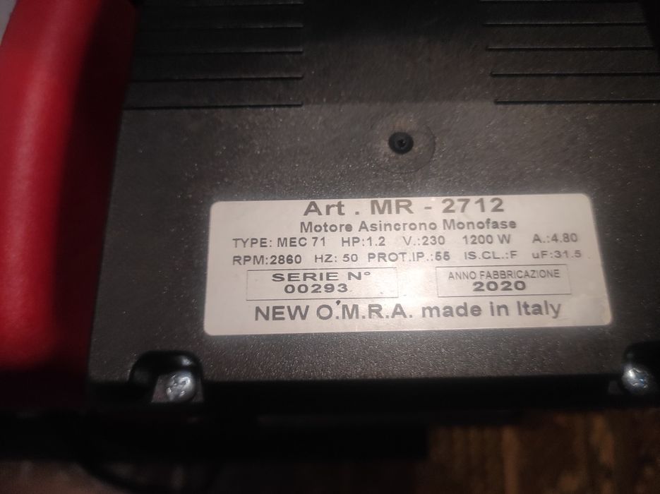 Продам итальянскую соковыжималку new omra 1200w 220v