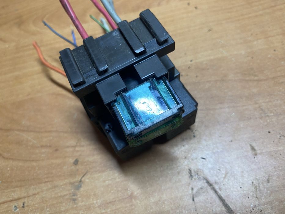 Mercedes ML163 колодка запобіжників та реле для Мерседес МЛ. З проводк