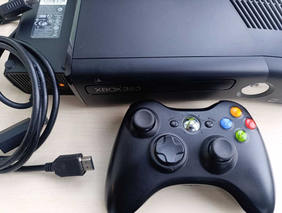 Xbox 360 Slim 250Gb ігри оригінальний джойстик