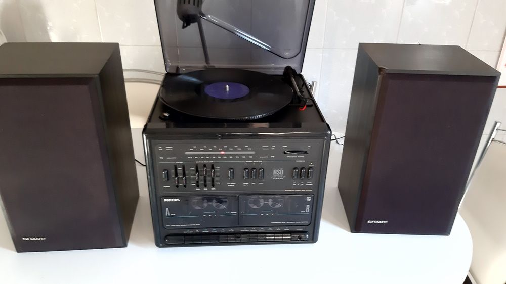 Gira discos,rádio,cassetes