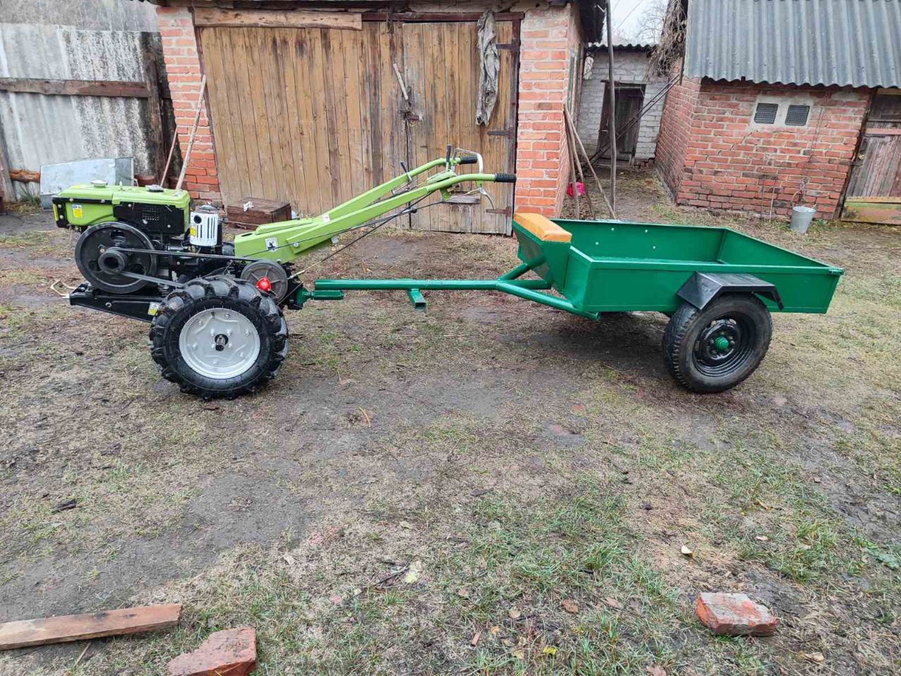 Продам прицеп новый