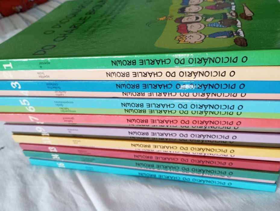 Dicionário Charlie Brown - português/inglês 16 vol.