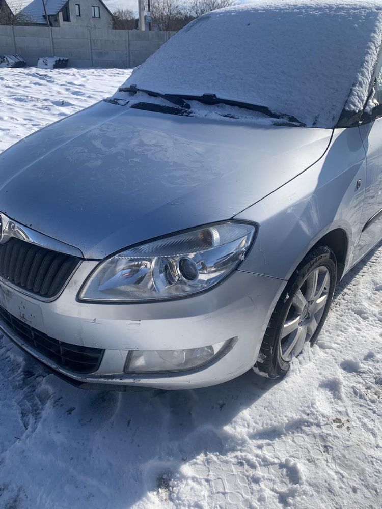 Бампер передній взборі Skoda Fabia mk-2 рест la7w хетч 1.6 cay kfk 13р