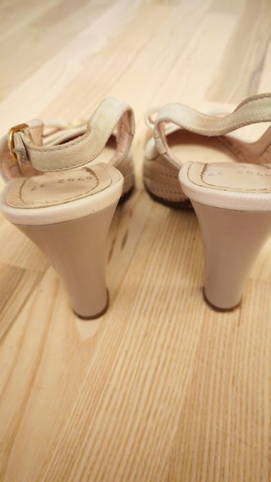 Продам женские босоножки (лето)