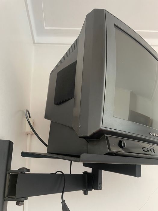 TV antiga Grundig + Suporte para tv