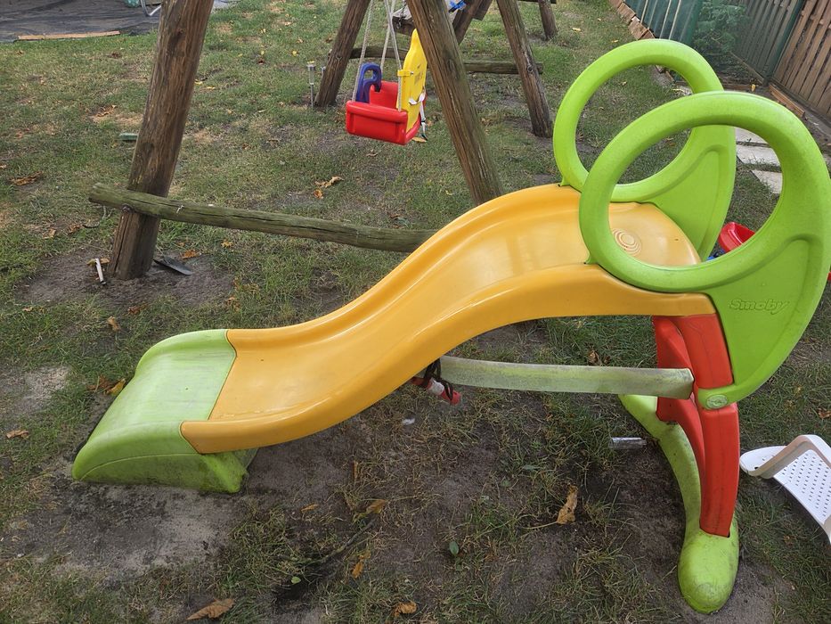 Domek ogrodowy i zjeżdzalnia