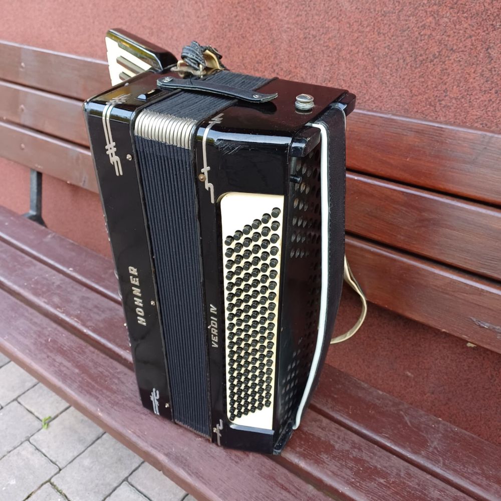 Akordeon hohner verdi 4