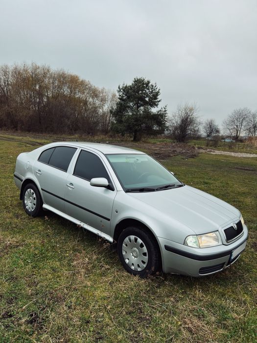 Шкода тур 1.6 MPI (Чешка)