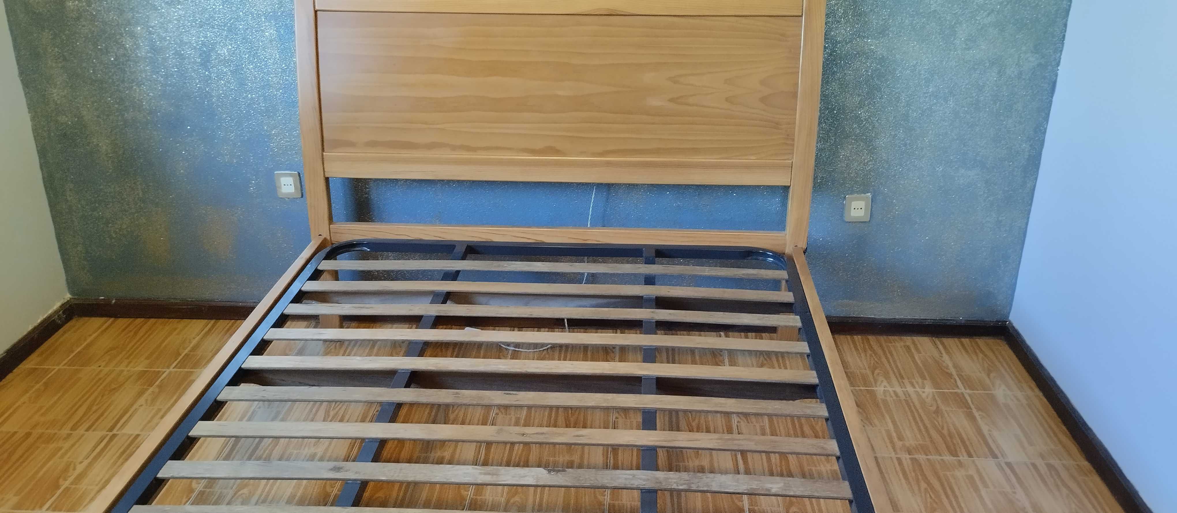 Cama com colchão