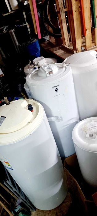 Cinco tanques de aquecimento de água, todos por 500€ . 9.20.48.91.68