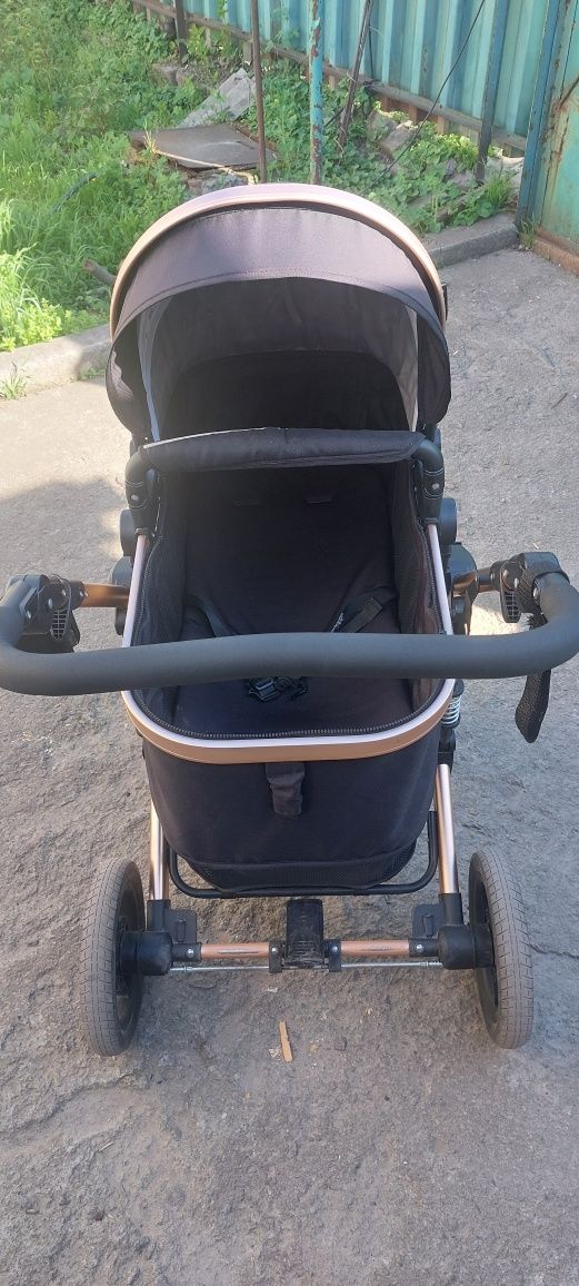 Продам коляску 2 в 1