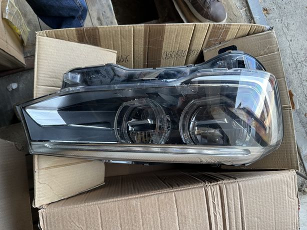 Продам праву  фару BMW  f25 LED