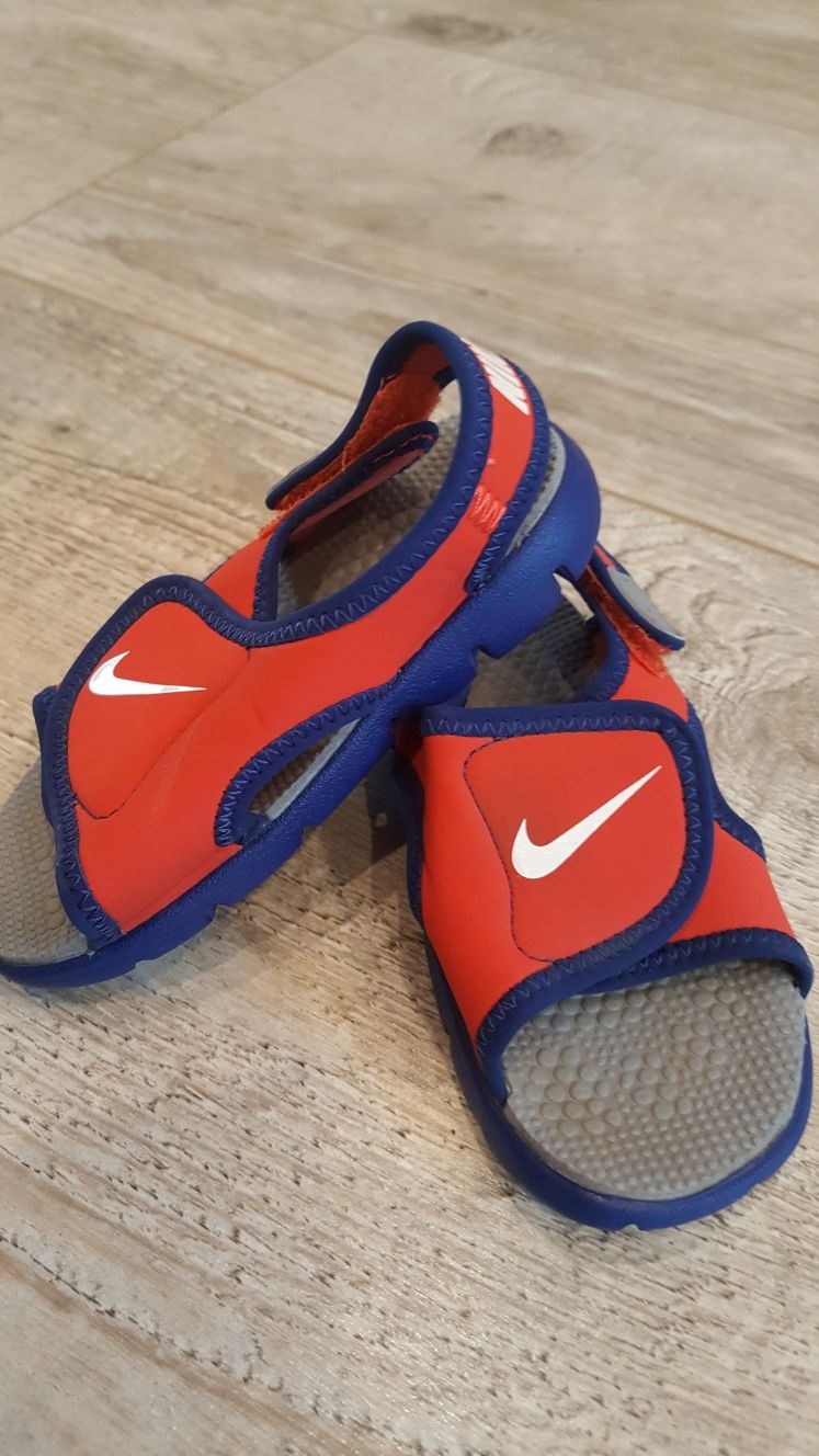 Sandały Nike rozmiar 23,5 w bardzo dobrym stanie