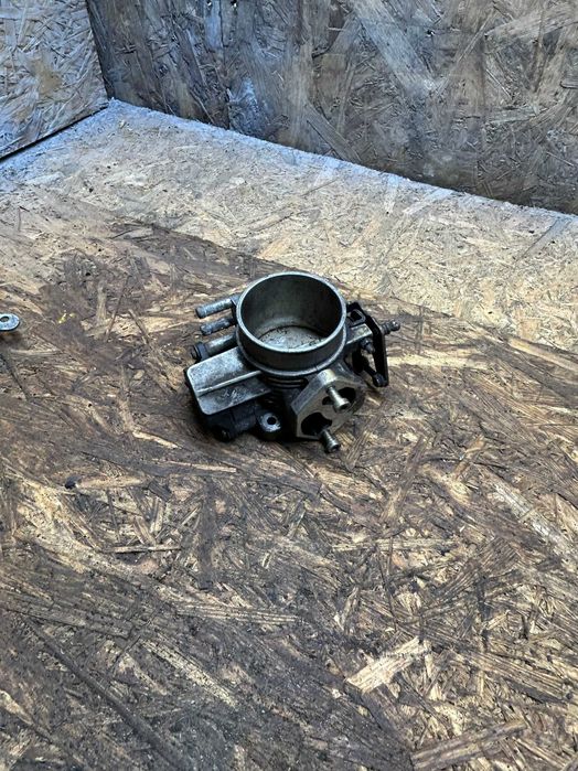 Дросельна заслонка 90411550 Opel Omega B 2.0 Опель