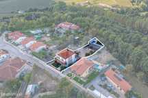 Moradia T3, com Varanda, jardins e Piscina em Felgueiras