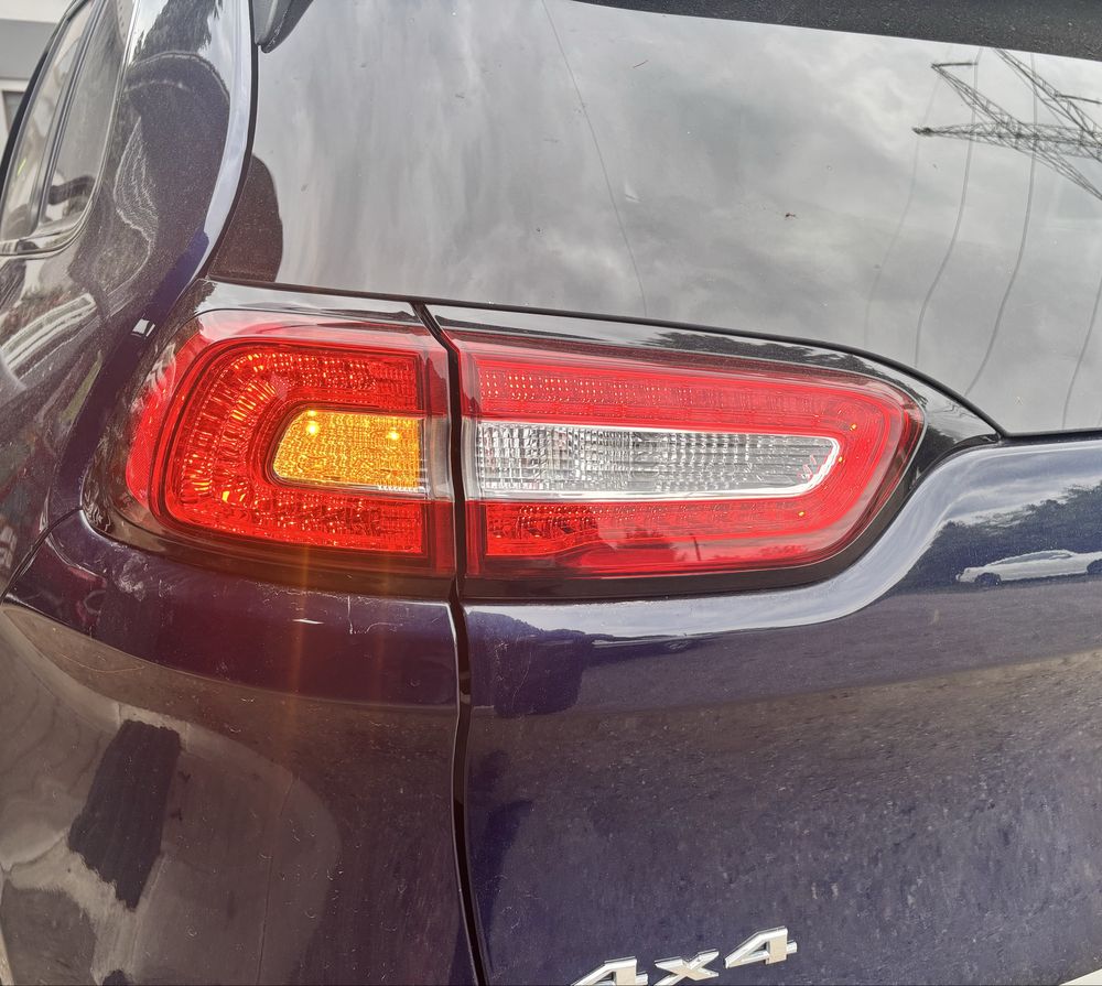 Jeep cherokee kl radio polski parzyste fale mgla kierunki kluczyki