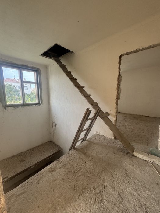 Продаж 2 поверхового будинку з балконом і ділянкою 8 сот., 202,4м.кв.