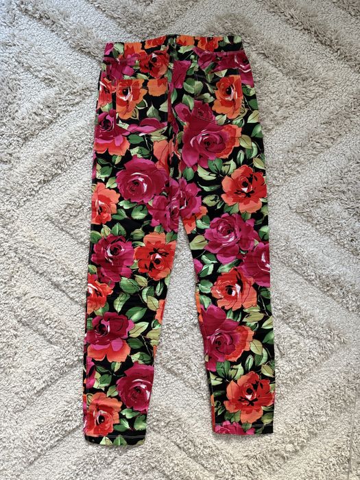 Spodnie w kwiaty