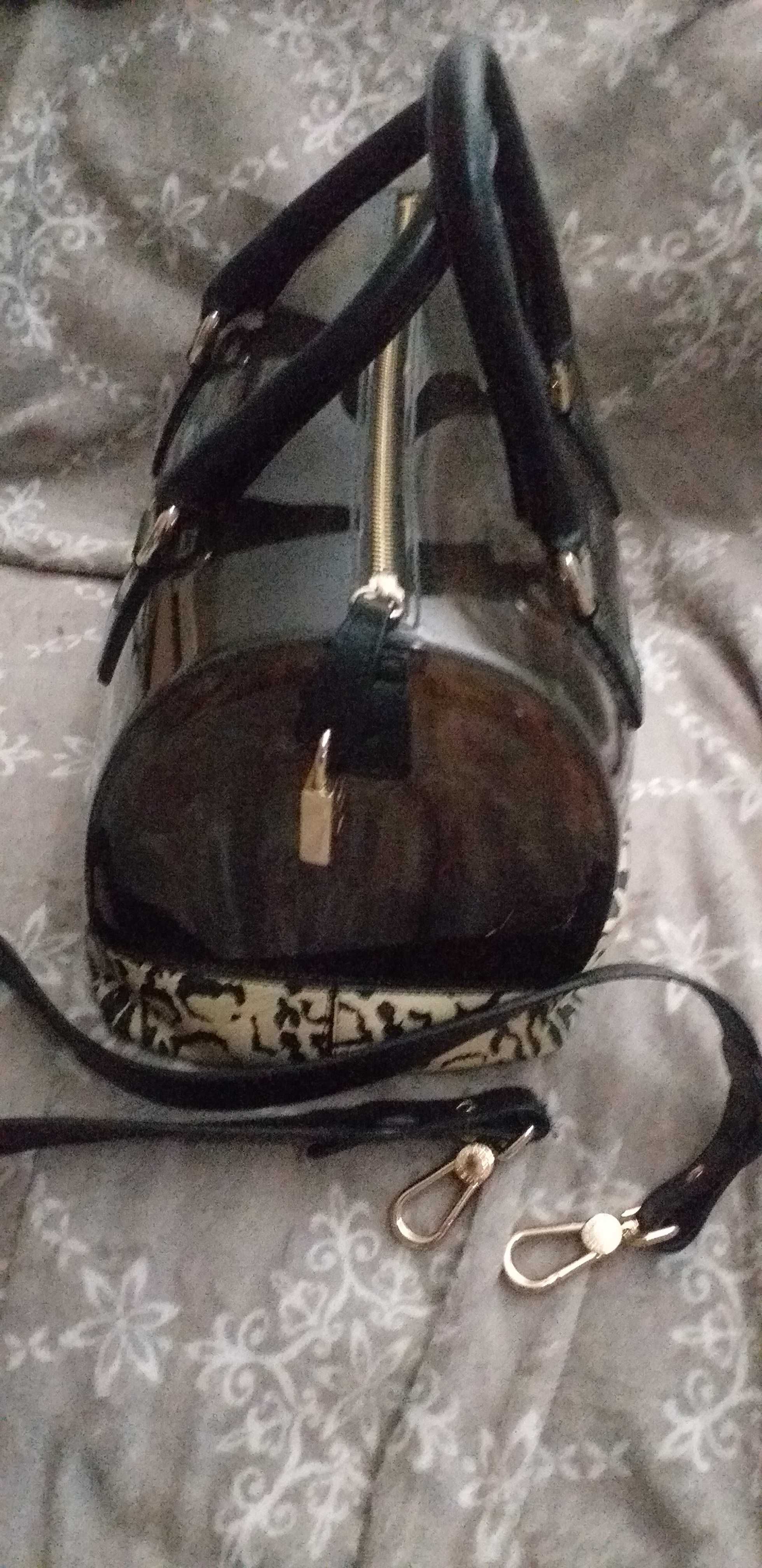 torebka kuferek Furla Candy czarna ze panterką i skórzanymi rączkami