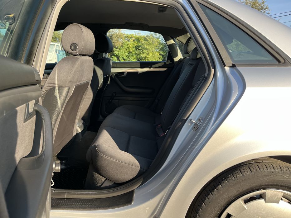Audi A4 1.6 бензин