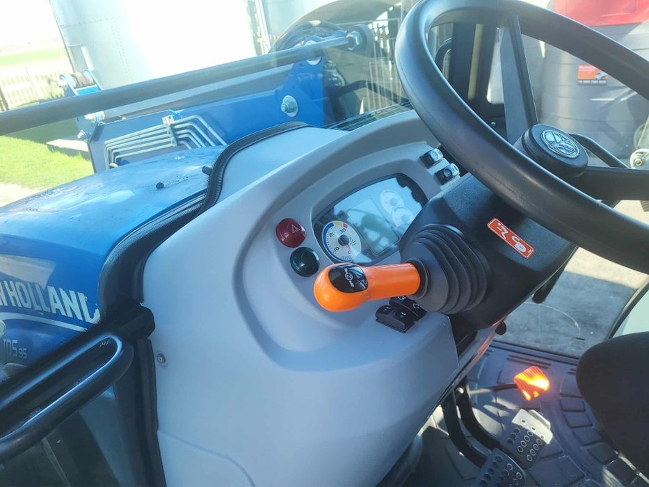 New holland td595