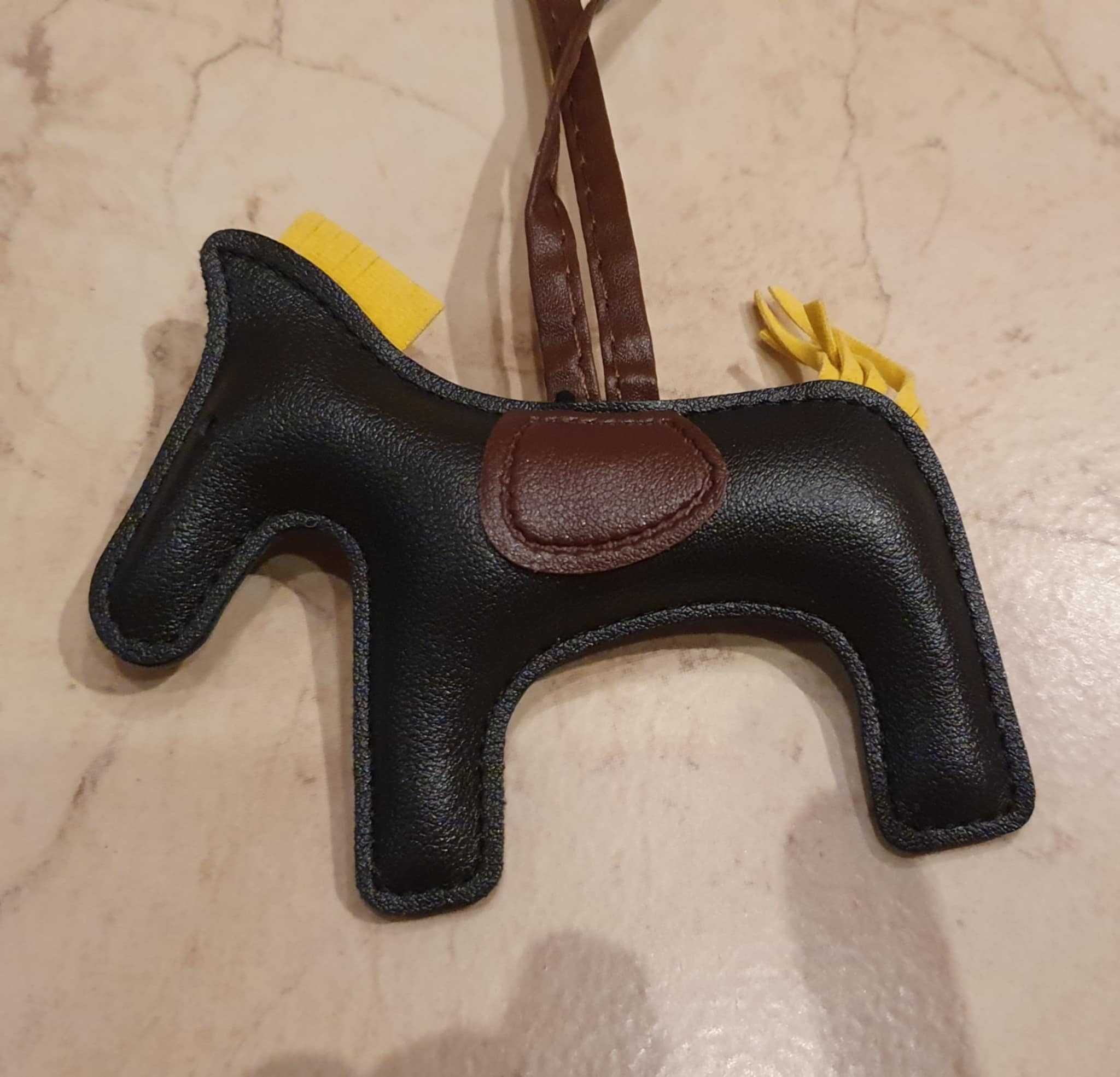 Brelok Mudy Black Noshe